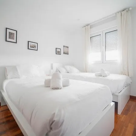 Cimadevilla Iv Apartment Gijon